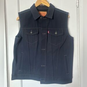 Levi's Boy’s 13-25  XL Dark Blue Sleeveless Denim Vest